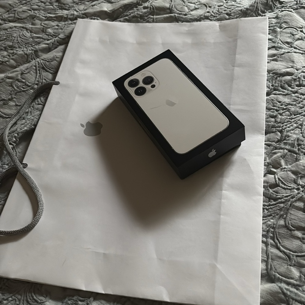 iPhone 13 Pro  empty box with brand new original headphones and cable. Excellent